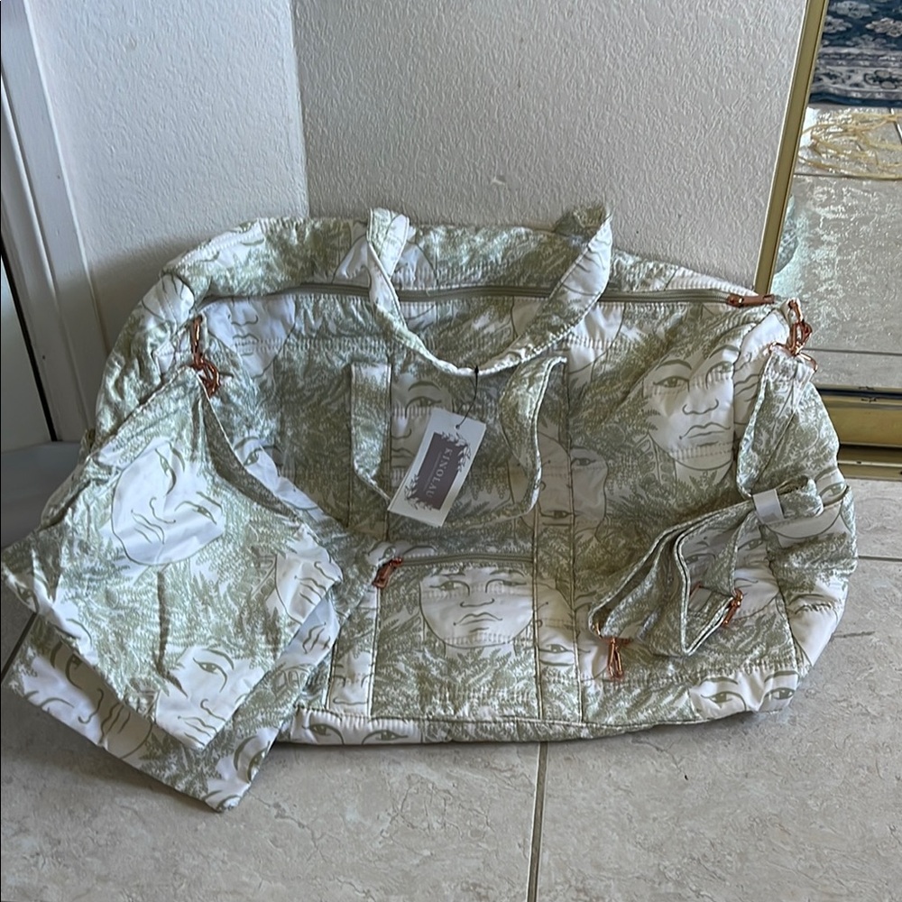 Manaola Kinolau Duffel Bag. Fern Face.